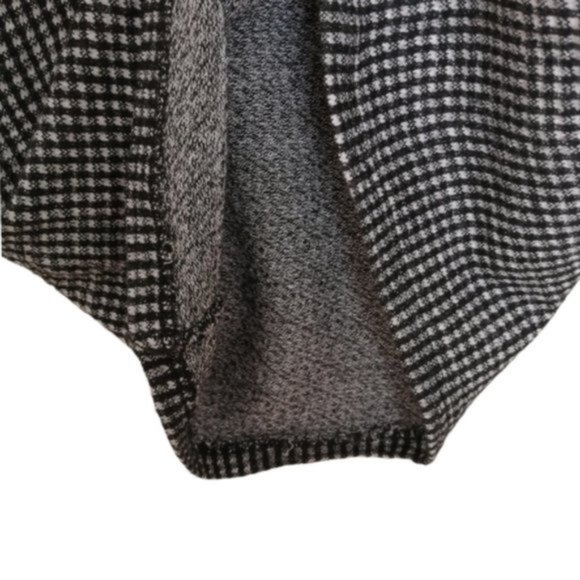 Brandy Melville Black Houndstooth Pattern Top - Picture 9 of 11